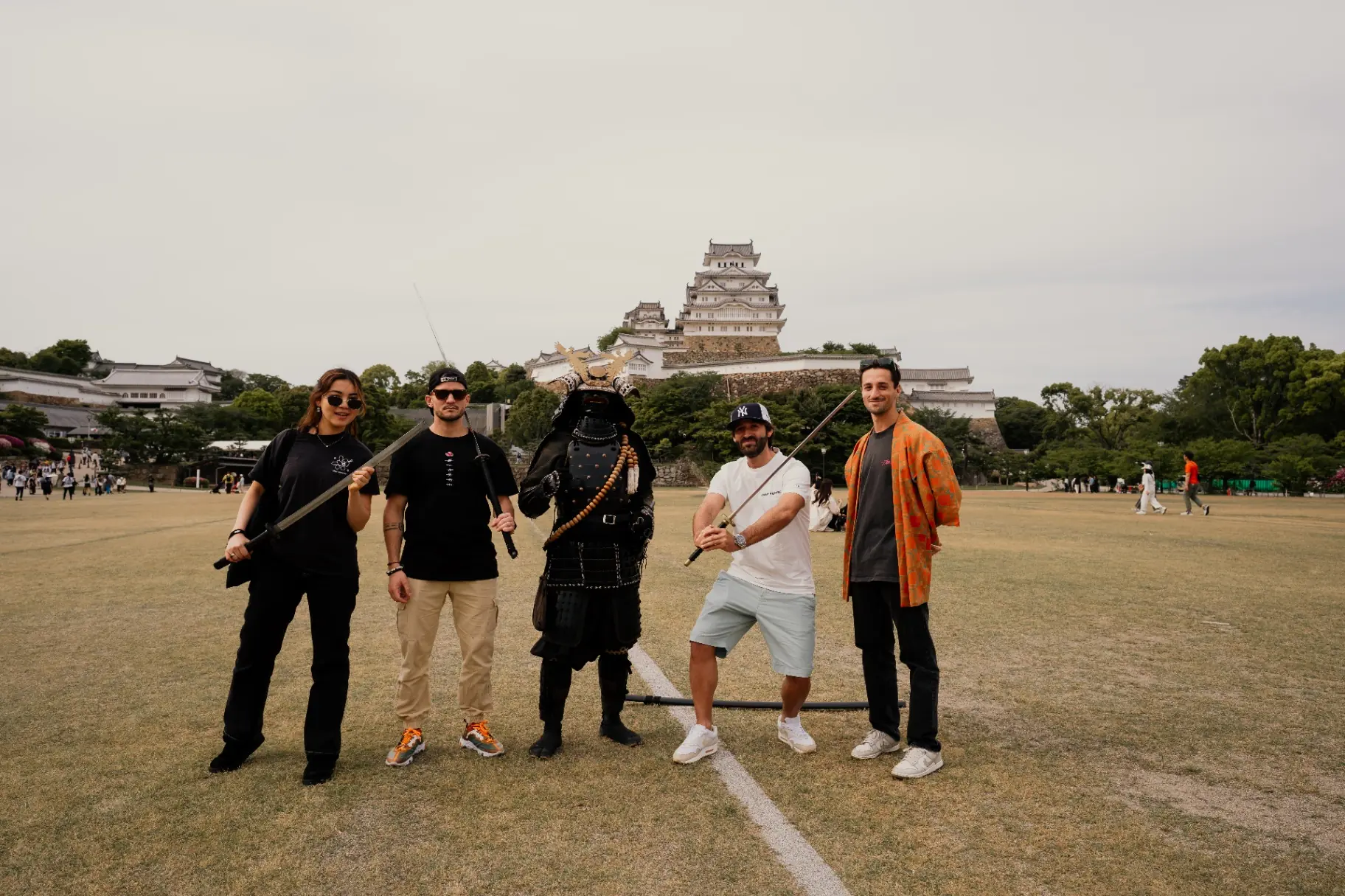 Visite devant un château japonais